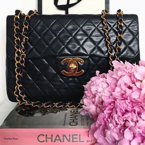CHANEL vintage jumbo maxi flap